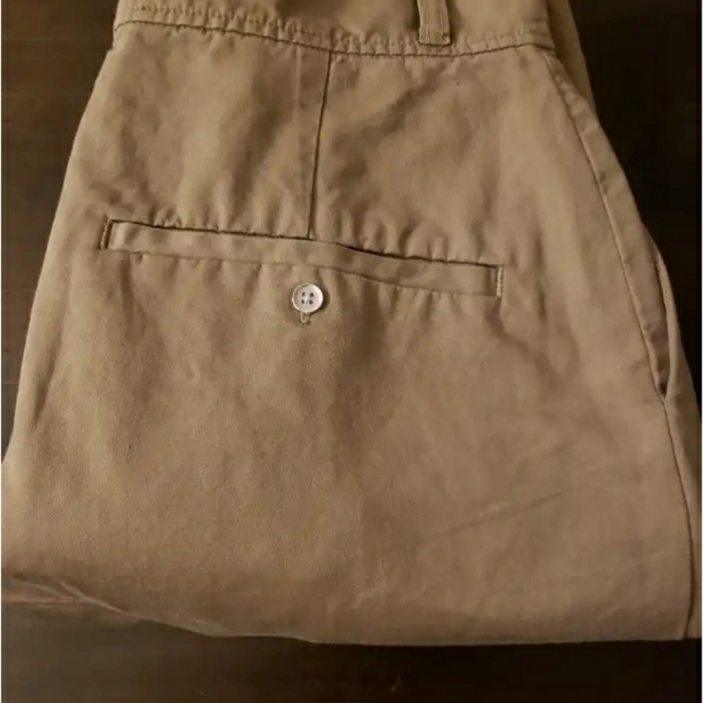 BNWOT Green Cropped Pleated Chinos
